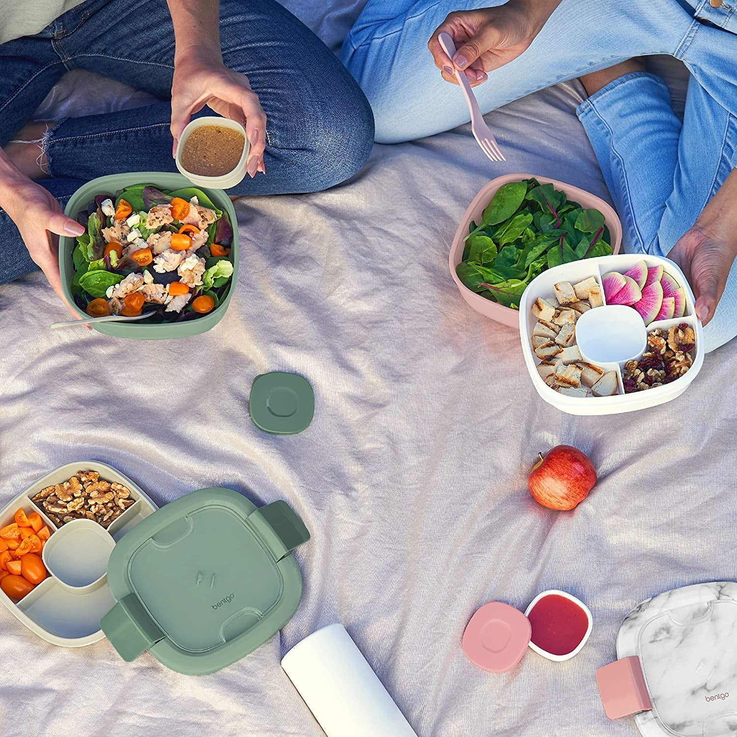 Salad - Stackable Lunch Container with Large Salad Bowl, 4-Compartment Bento-Style Tray for Toppings And Sauce Container